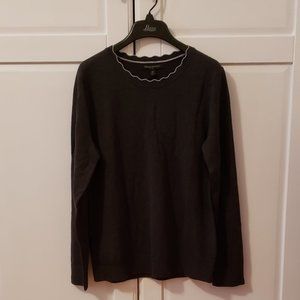 BR Factory Scallop Crew-Neck Sweater